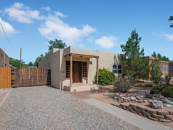 2nd image of 210 Richmond Dr SE