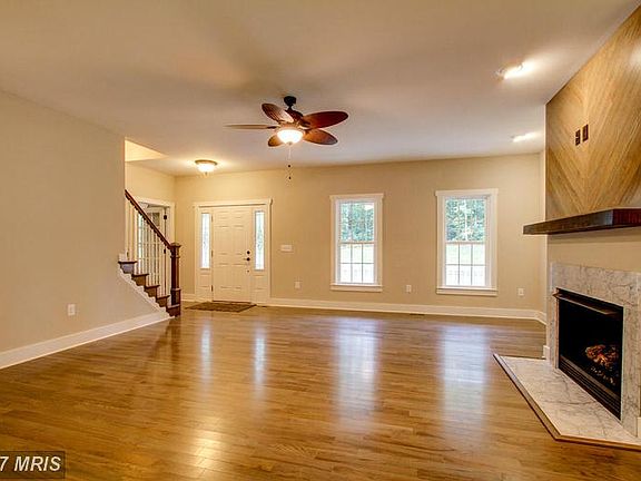 5th image of 7009 Barclay Dr