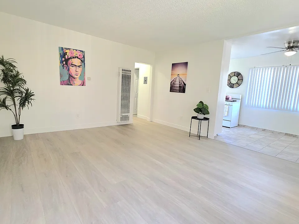 2185 Sepulveda Blvd #D