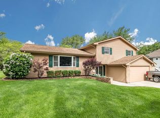 121 George Ln, Naperville, IL 60540
