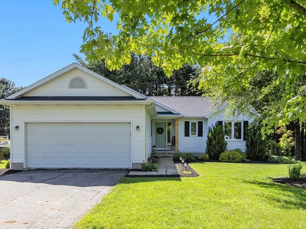4465 Spinnaker Ln, Pleasant Lake, MI 49272