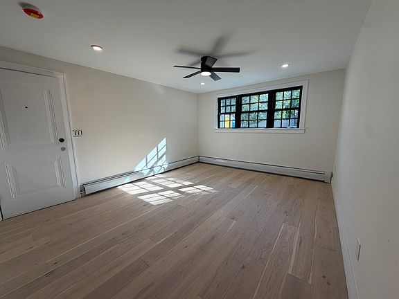5th image of 96 Miller Ave #1