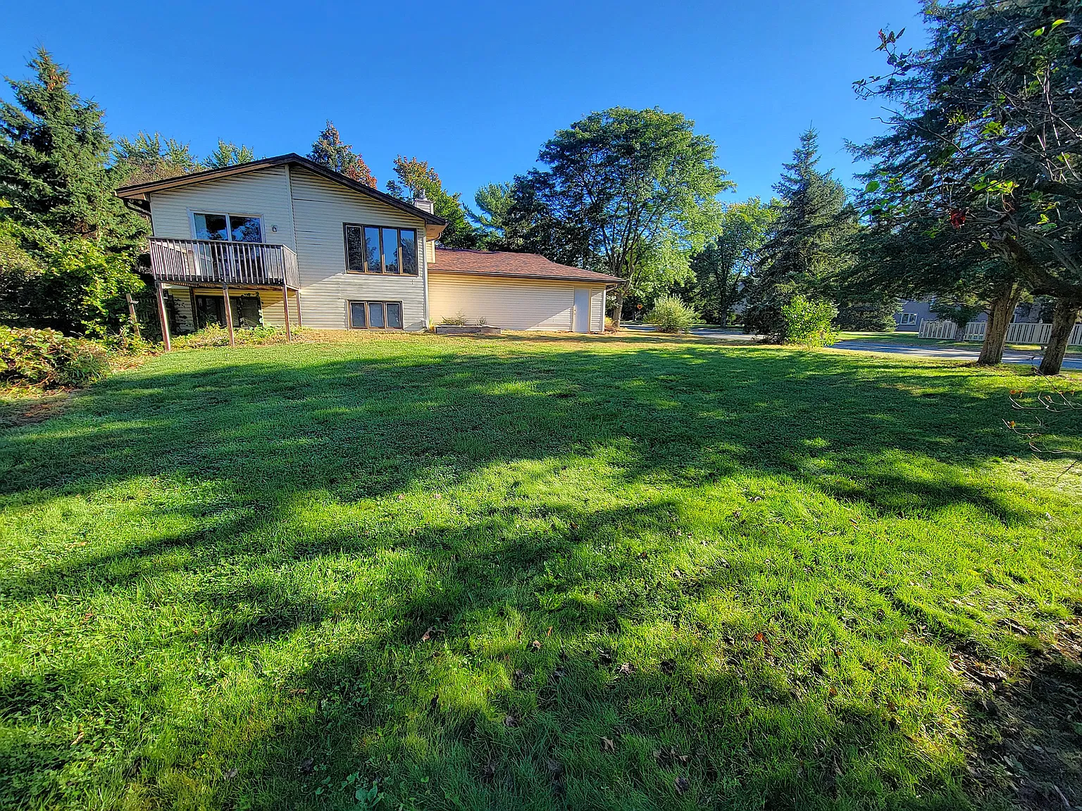 4 bed, 1900 sqft, $2,200 — Photo 3