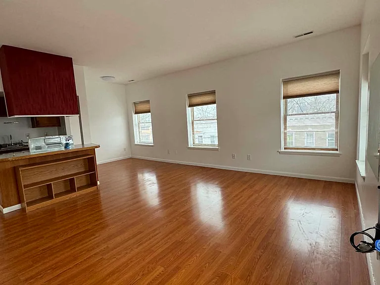 952 Broadway #3 — Photo 10