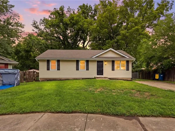 15 Brooks Ct, Liberty, MO 64068