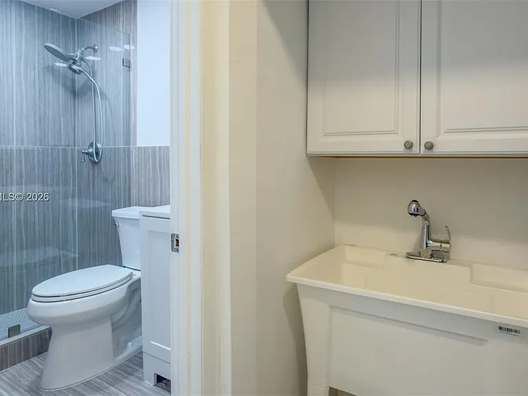 1690 Daytonia Rd — Photo 33