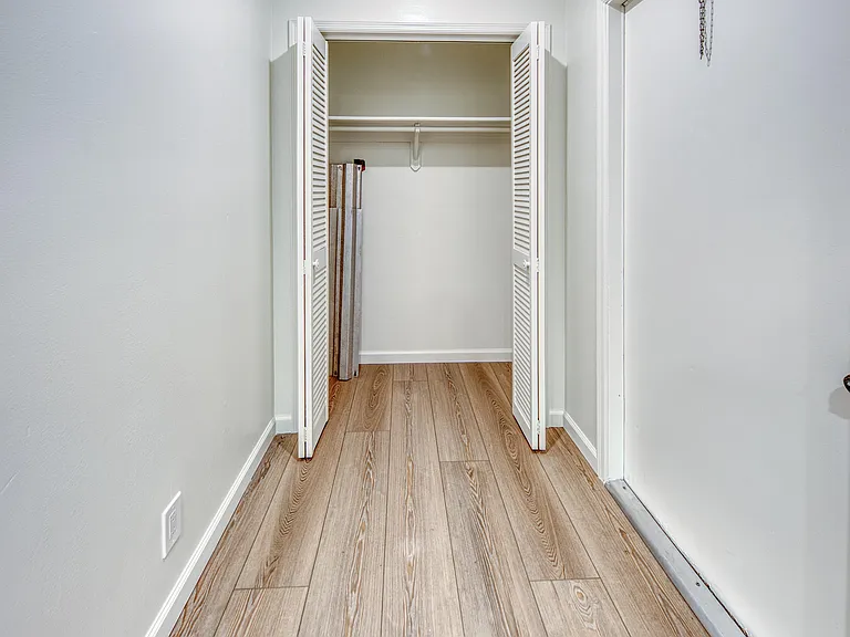 411 S M St #5 — Photo 18