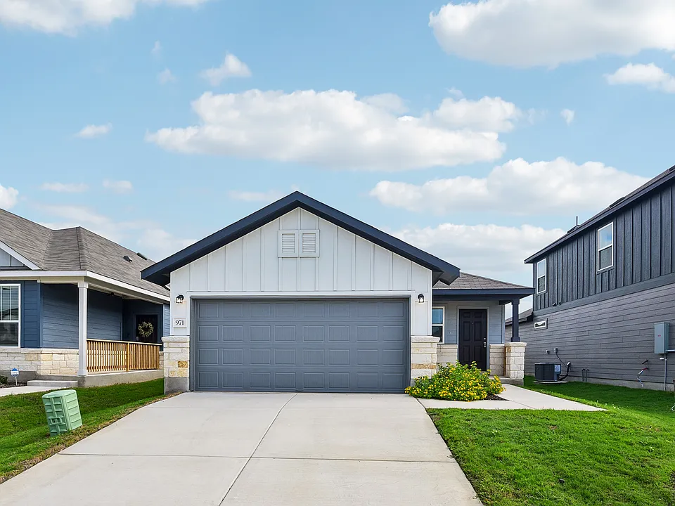 971 Bluegrass Point
