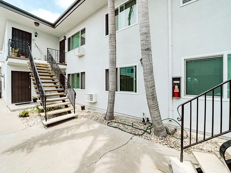 4182 Texas St — Photo 9