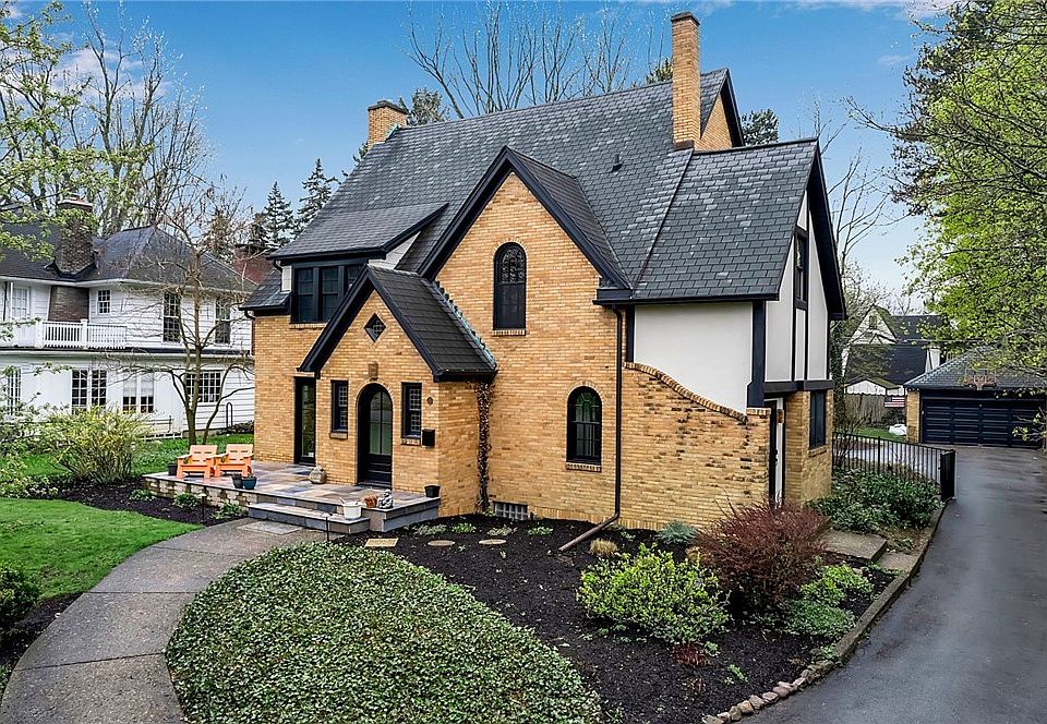 1st image of 70 Fairlawn Dr