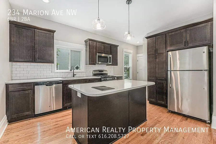 6 bed, 2495 sqft, $3,500 — Photo 3