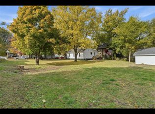 805 N Morris Ave, Bloomington, IL 61701