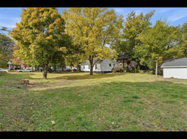 805 N Morris Ave, Bloomington, IL 61701