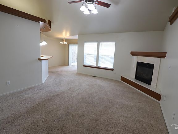 4th image of 438 Canyon Crest Dr W