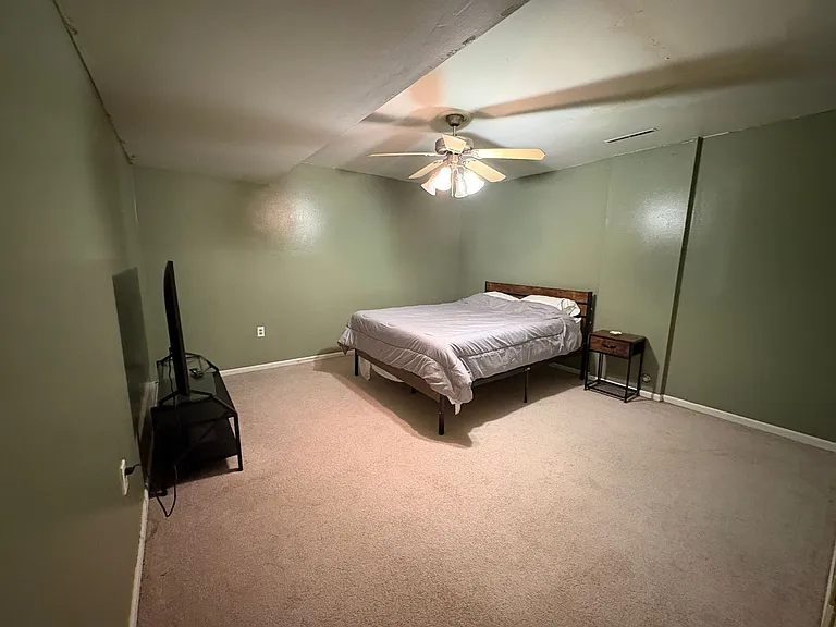 4676 N Dwight Dr — Photo 23