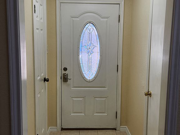 4th image of 110 Meadow Dr