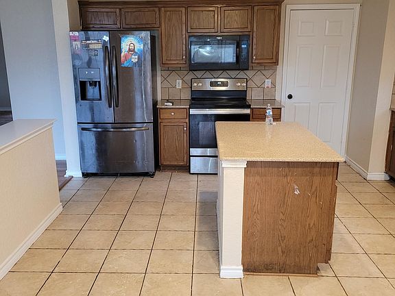 4th image of 5200 Mirror Lake Dr