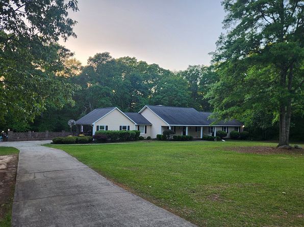 320 Oakridge Dr