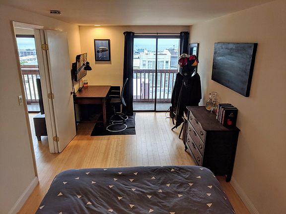 2nd image of 112 Pfeiffer St APT 2