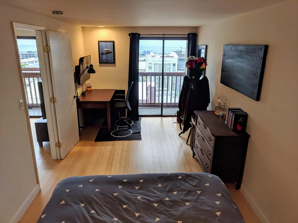 Building Photo - 112 Pfeiffer St #2