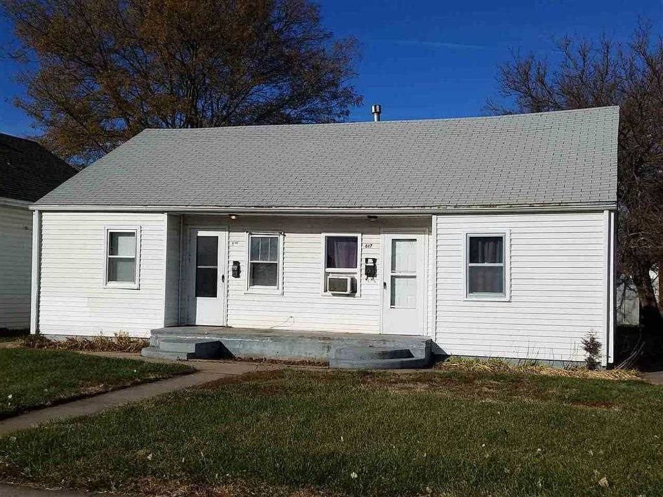 1st image of 615-617 E 9th St