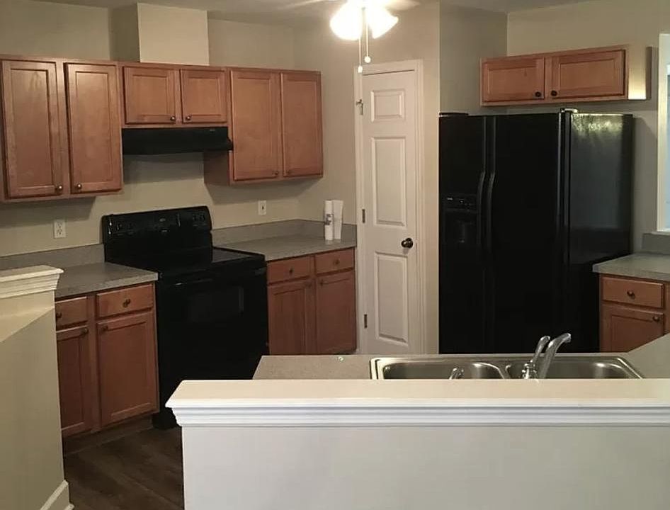 2nd image of 8613 Milford Ct