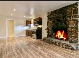 54030 Pine Crest Ave, Idyllwild, CA 92549