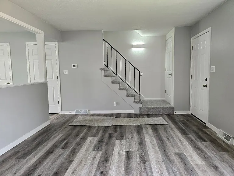 101 2nd Ln — Photo 18