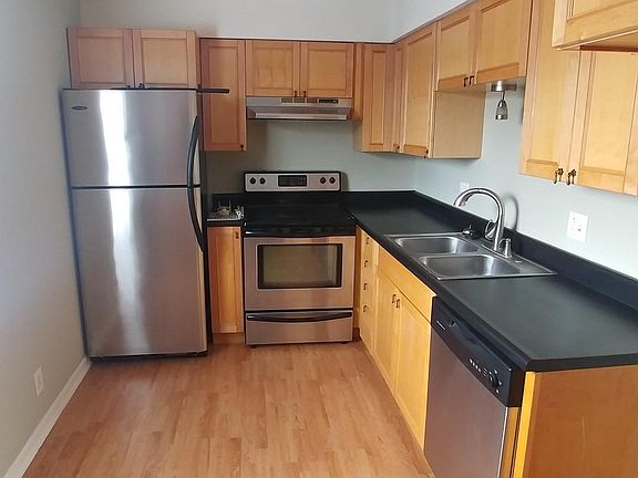 5th image of 622 W 43rd Ter