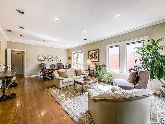 4th image of 223 STANFORD DR