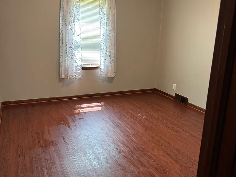 6102 William St — Photo 12