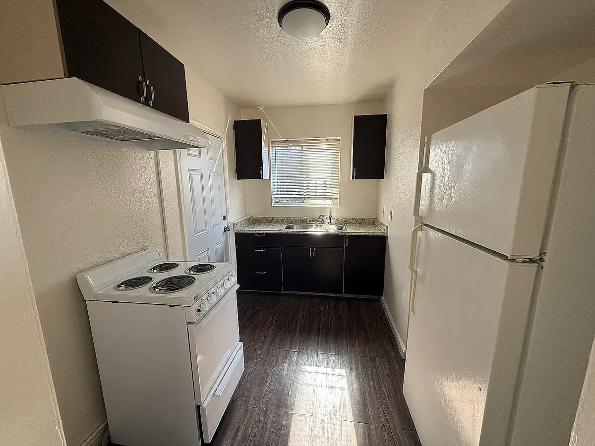 1 bed, 688 sqft, $1,200 — Photo 3