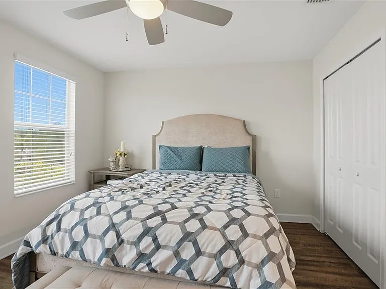 11007 Sycamore Woods Dr — Photo 24