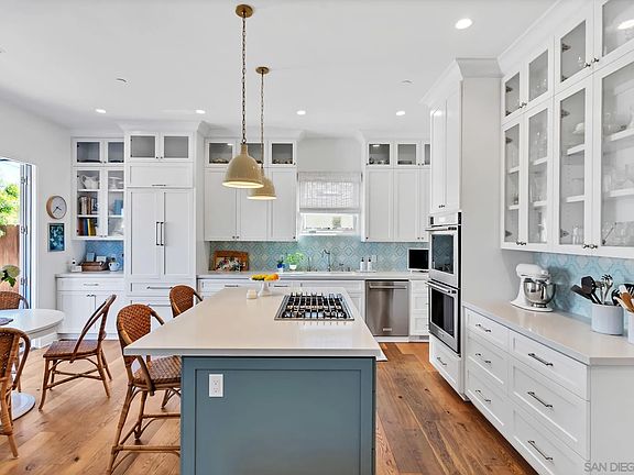 4th image of 417 Pomona Ave