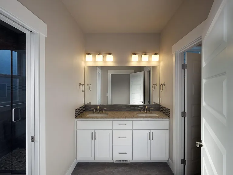 2650 NW Elm Ave — Photo 7
