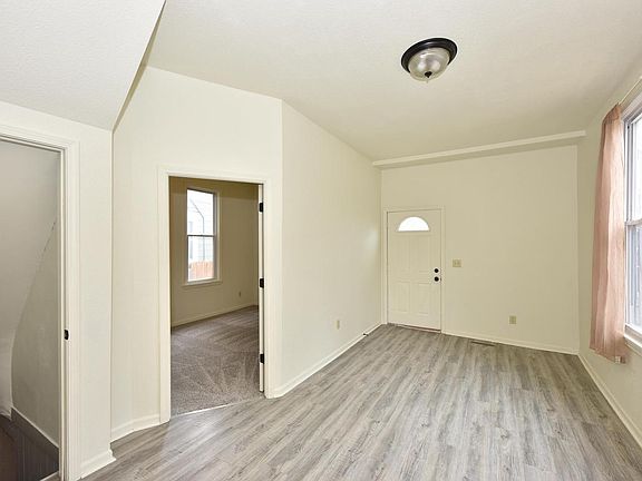 5th image of 825 West Washington STREET