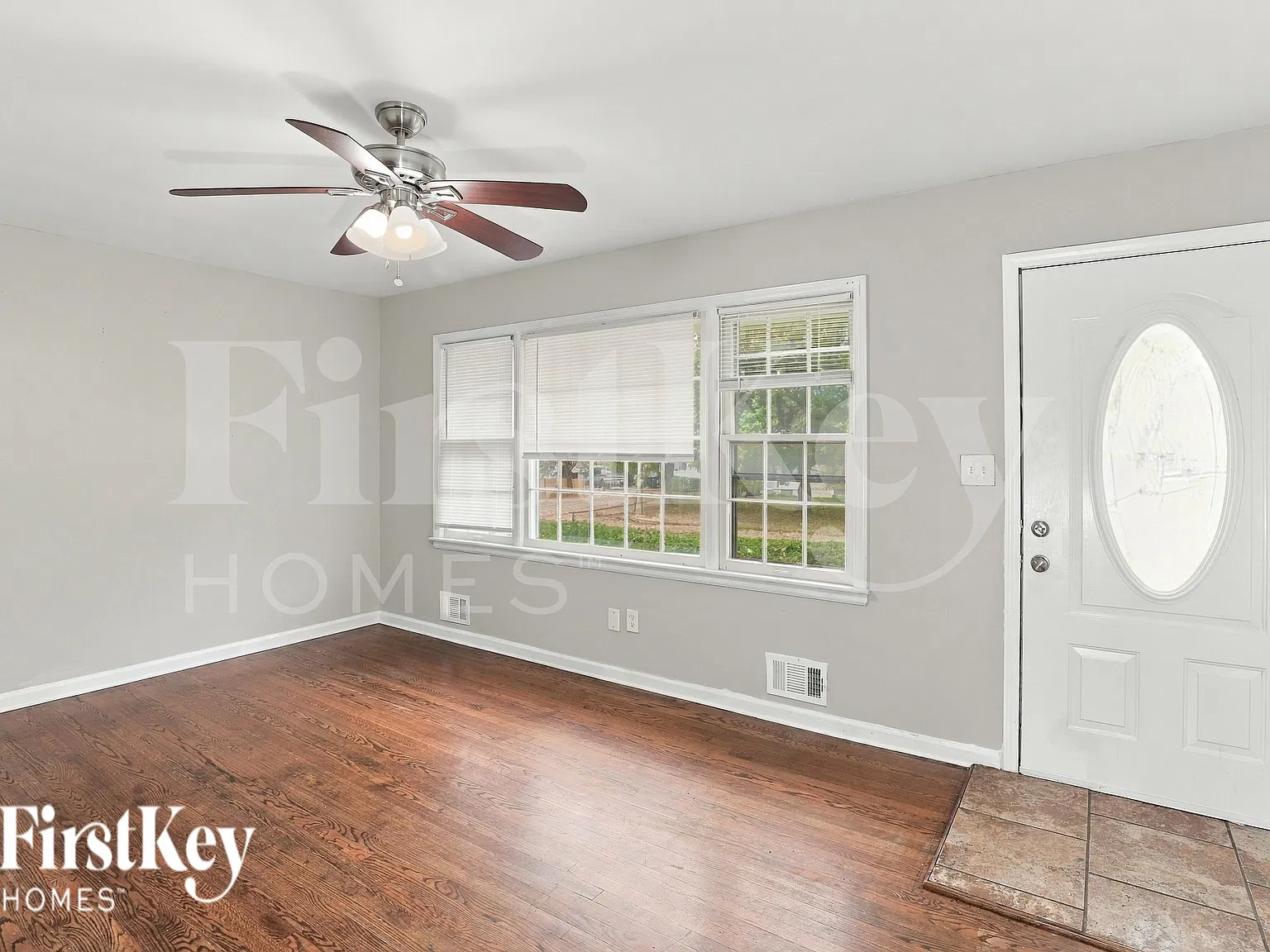 3 bed, 1.5 bath, 1343 sqft, $1,800 — Photo 2
