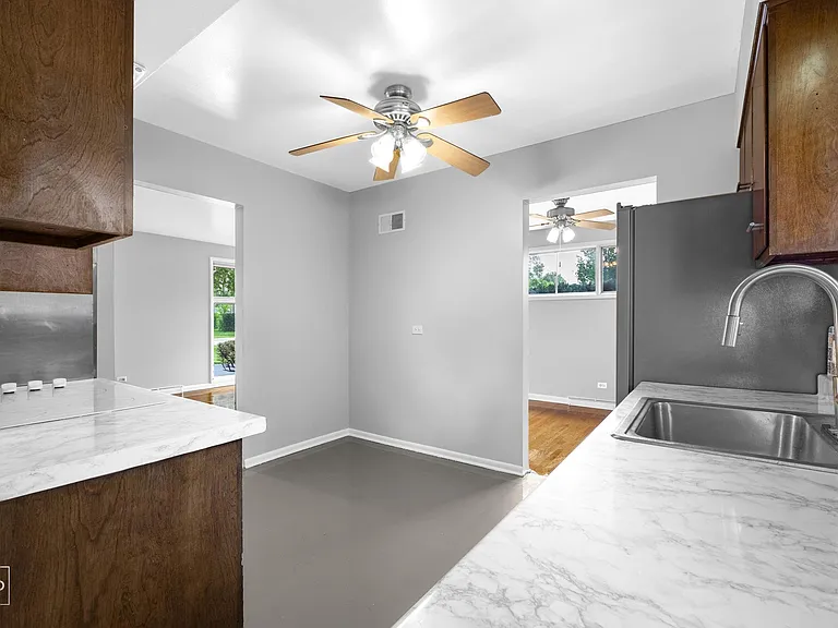 413 E Atwater Ave — Photo 18