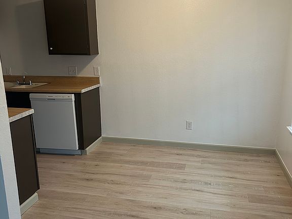 3rd image of 101 W Jordan St APT 6