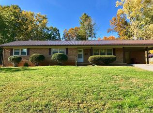 704 Ferndale Rd, Johnson City, TN 37604