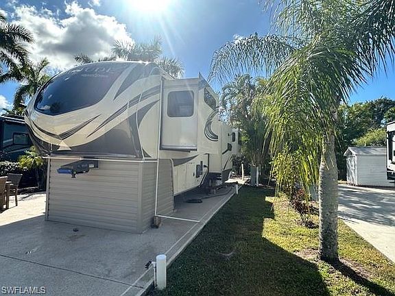 4th image of 1674 Diamond Lake CIR