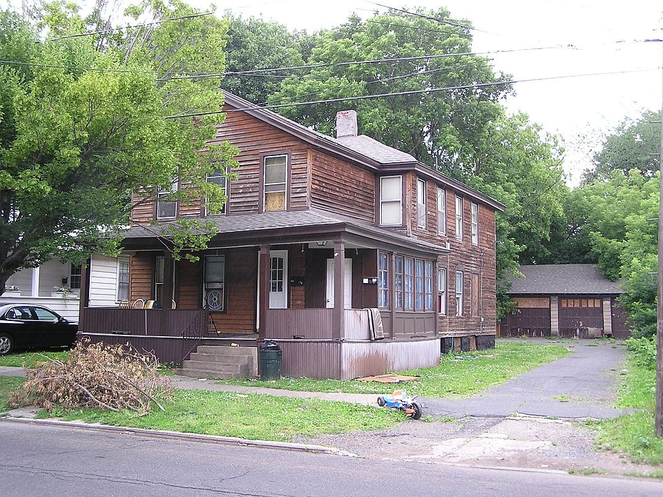 1st image of 720 E Laurel St