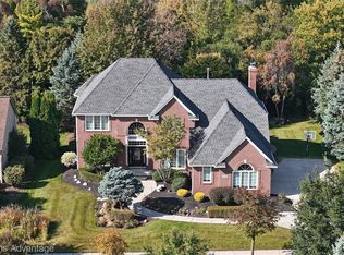 25872 Cheyenne Dr, Novi, MI 48374