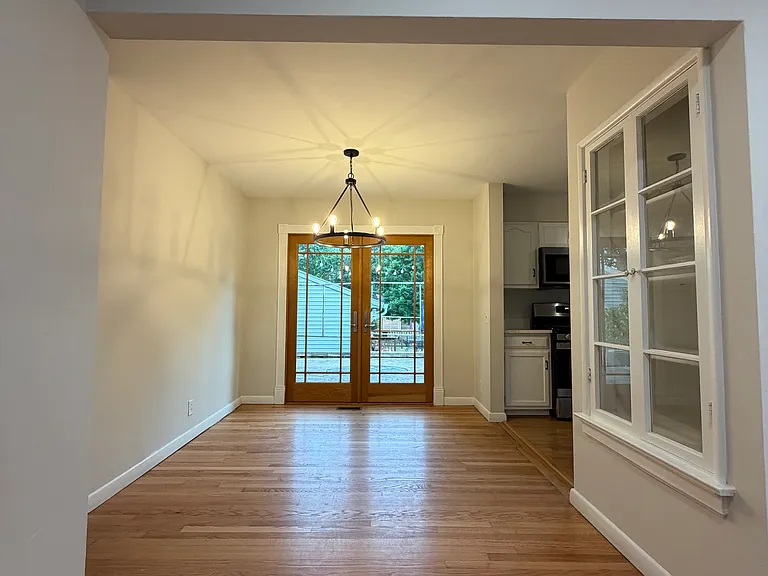 464 Quan Ave — Photo 5