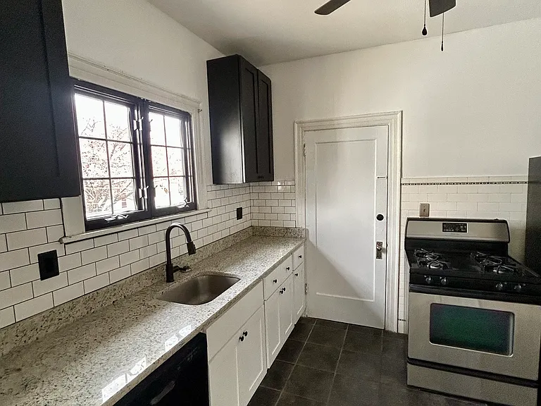 1814 Olive St #2 — Photo 8