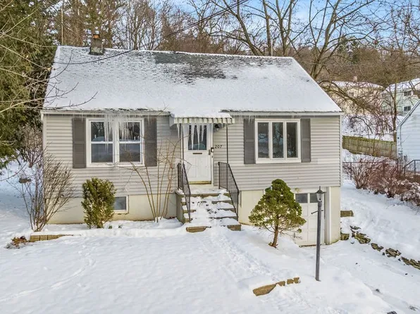 207 Monticello Dr S, Syracuse, NY 13205