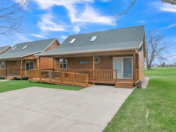 1203 Sanborn Ave Unit 1, Okoboji, IA 51355