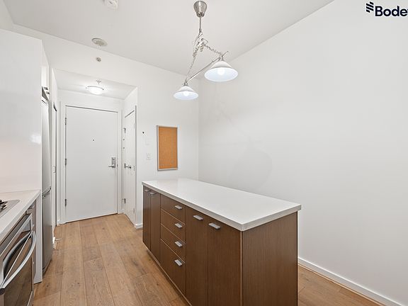 5th image of 531 Beatty St