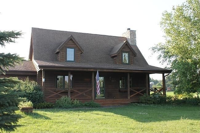 1st image of W281N8518 Hideaway Dr