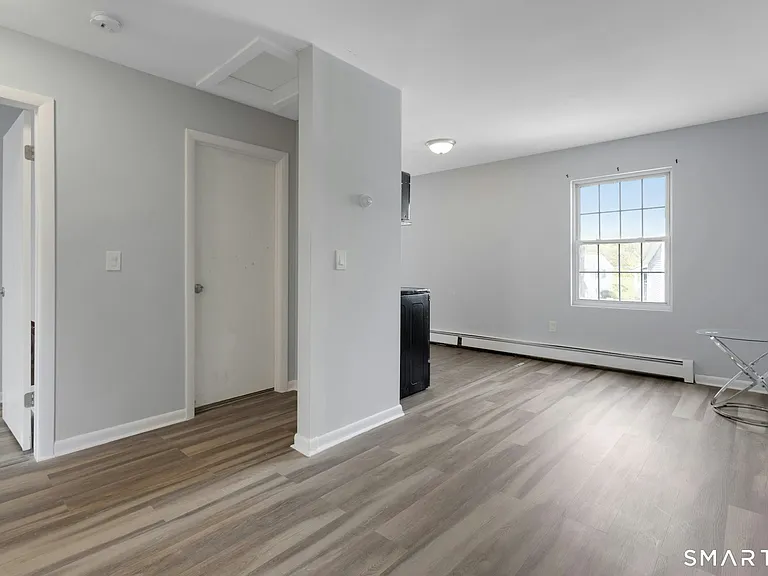 614 Earl Ave — Photo 5